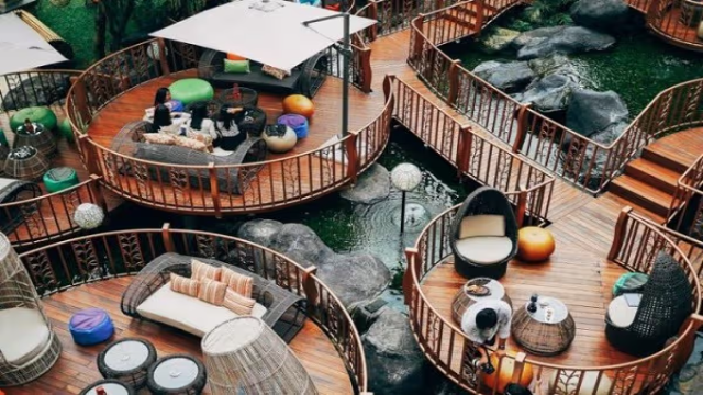 10 Restoran khas Indonesia paling seru yang ada di Jakarta